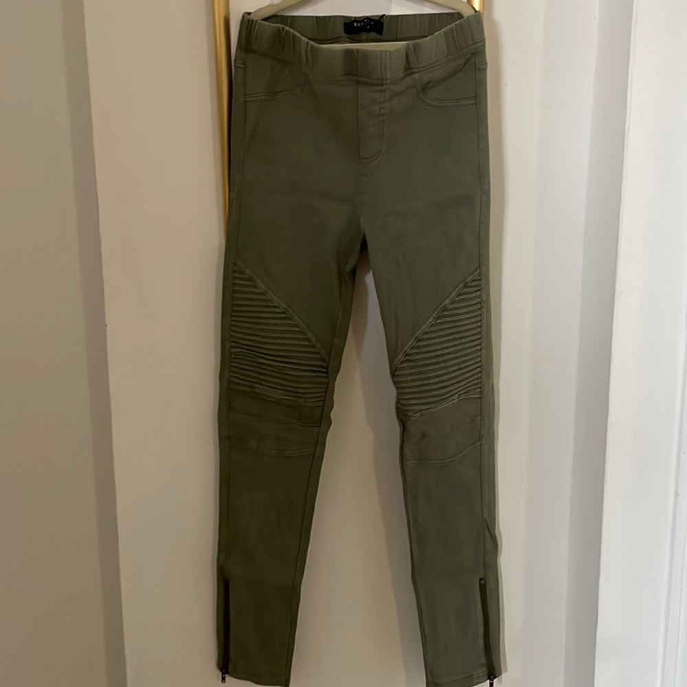 Trendy Green Pants/ Skinny